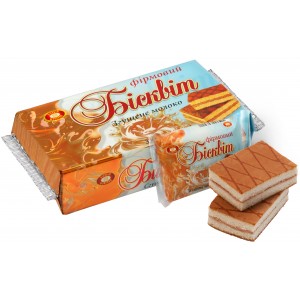 Бисквит-шоколад Фирменный коктейль Сгущенное молок..