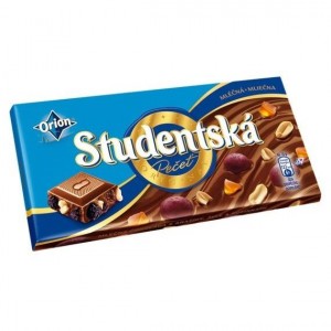 Studentska шоколад молочний із родзинками, горіхам..
